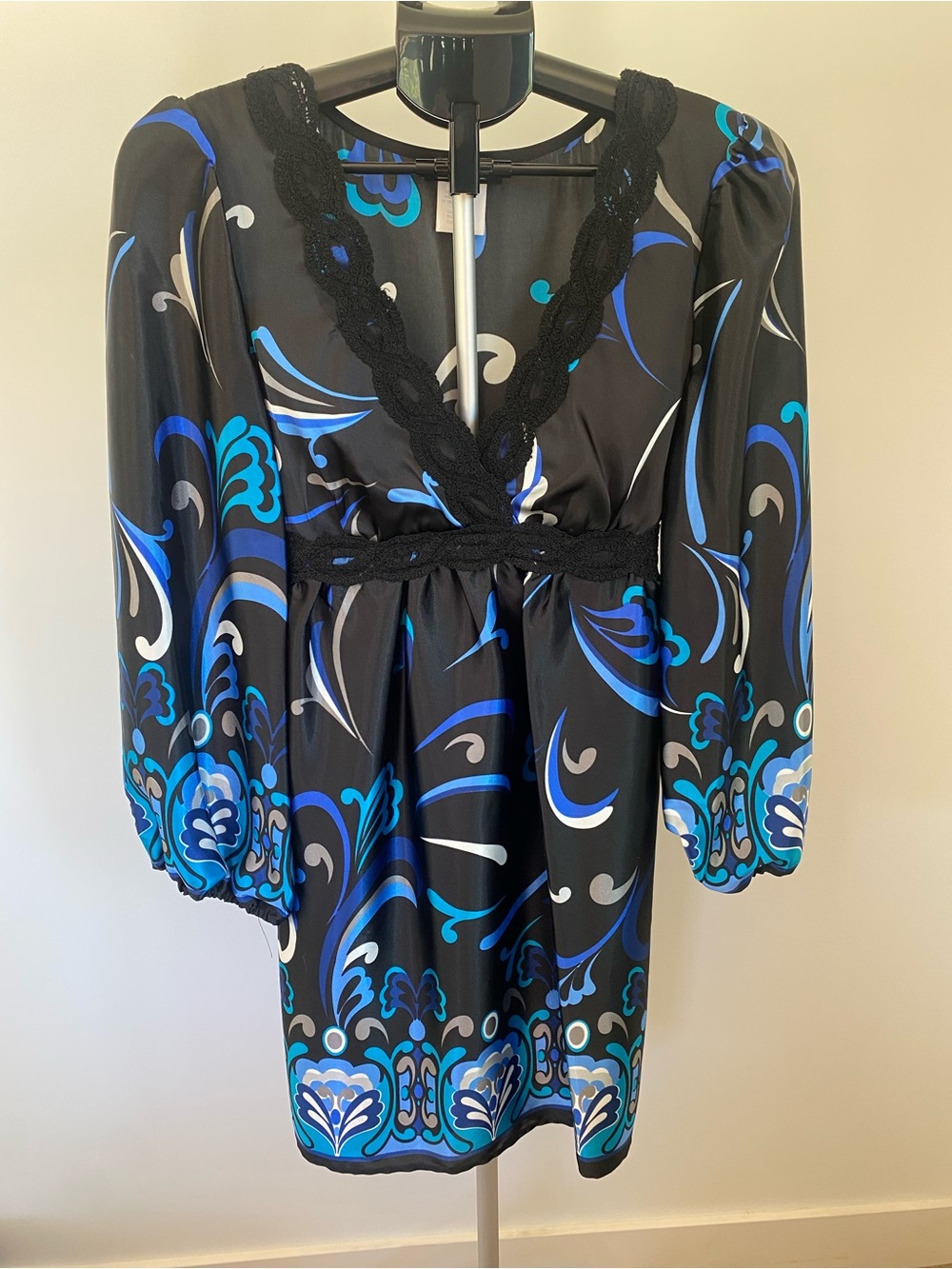 B. Darlin Blue & Black Retro Print Dress Size 9/10 Long Sleeve Tie Back